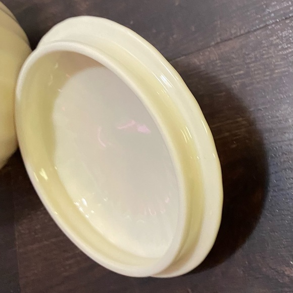 Ivory Lace Serving Bowl with Lid Rice Pattern I.Godinger & Co - Picture 10 of 13